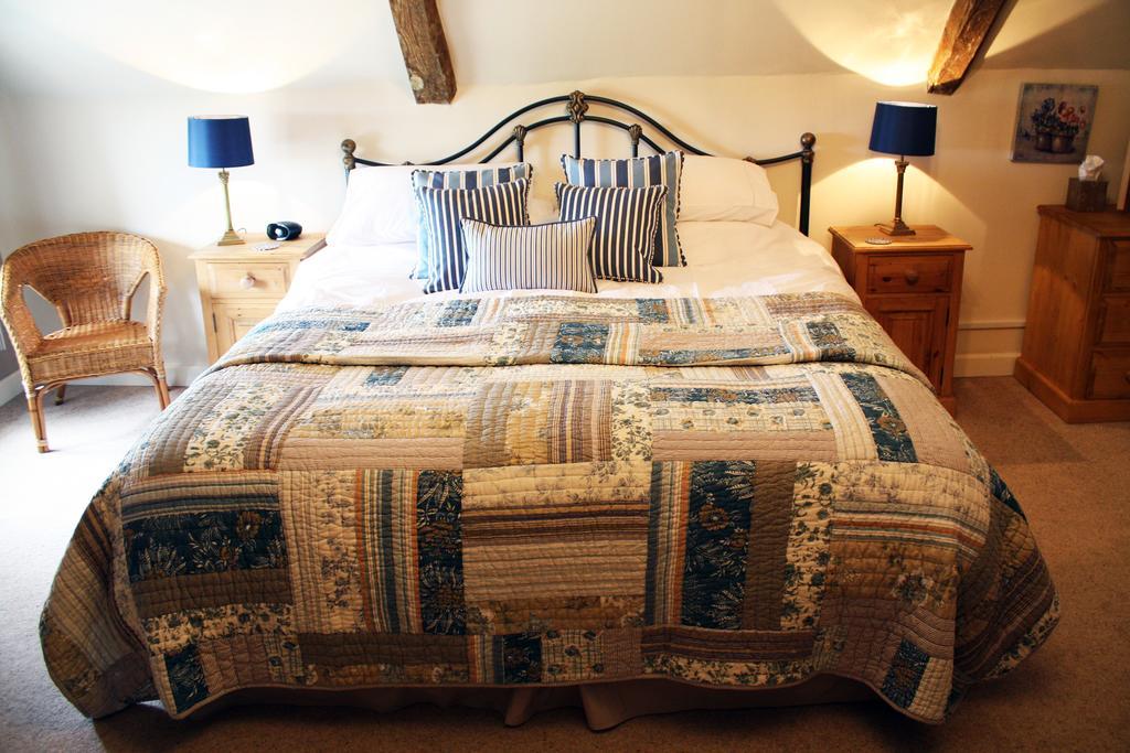 Willow Tree Farm Hillington Room photo