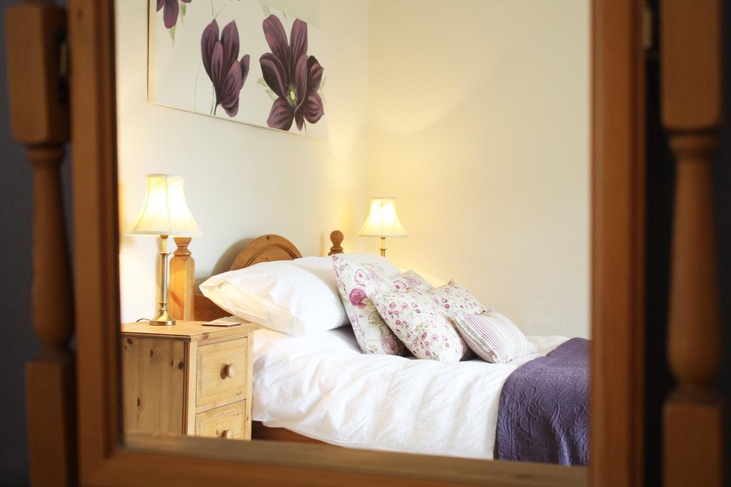 Willow Tree Farm Hillington Room photo