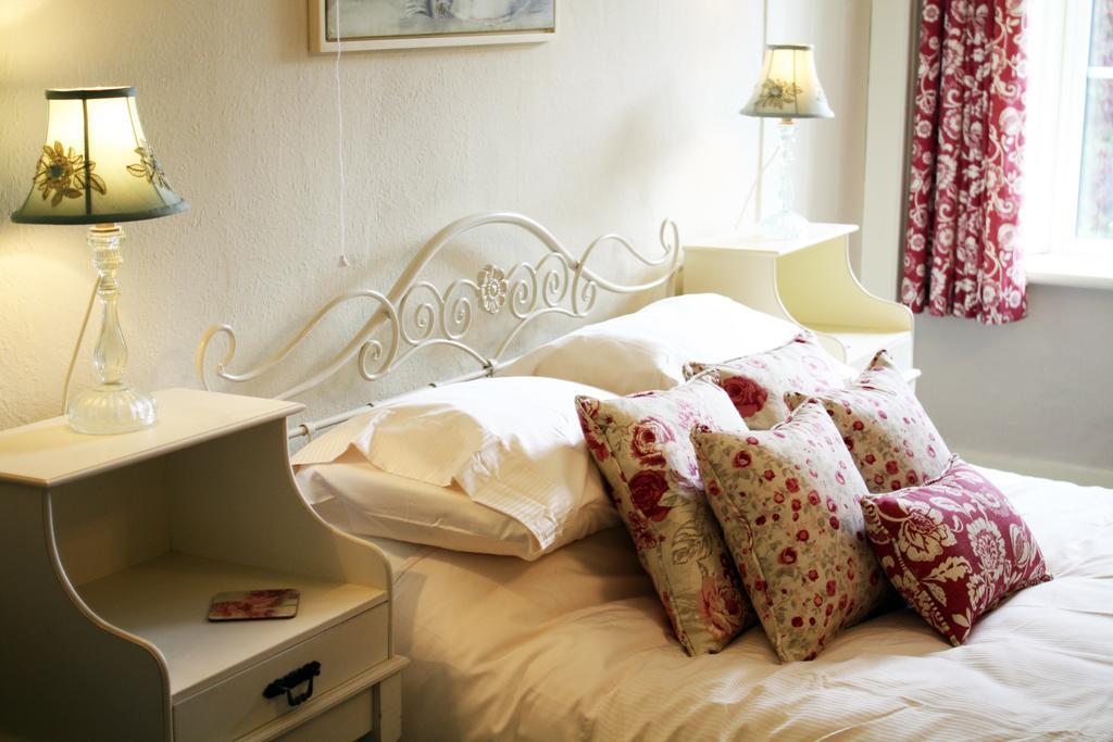 Willow Tree Farm Hillington Room photo